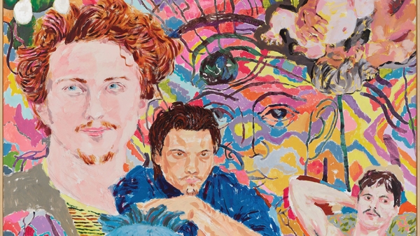 Eine Malerei von Richard Hawkins mit drei Figuren
                                          vor abstrakt buntem Hintergrund