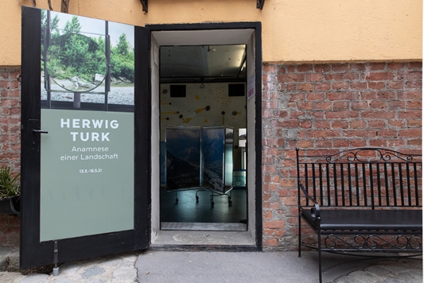 Foto: Herwig Turk: Anamnese einer Landschaft im Kunsthaus Wien eSeL.at - Lorenz
                                          Seidler