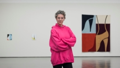 Portrait: Ulrike Müller im Kunstverein für die Rheinlande und Westfalen 2018/2019, Foto:
                                          Katja Illner