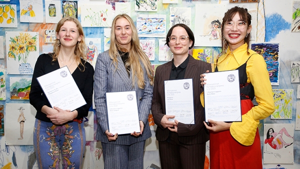 Vier Preisträgerinnen des Soroptimist
                                          2025, Lisa Reiter 