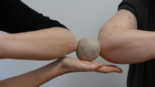 Natascha Gerold: What does an elbow feel like? (2023)