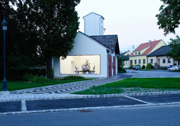 Haus mit Schaufenster