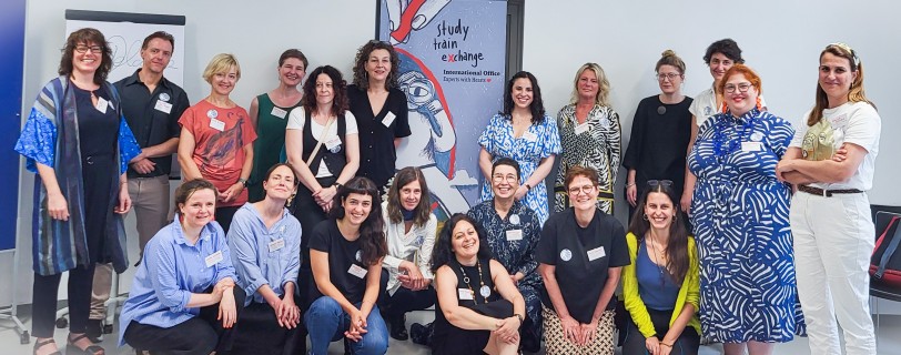 Gruppenfoto der internationalen Partner am Angewandte Festival 2024